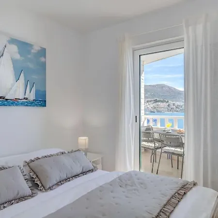 아파트 Apartment Beach