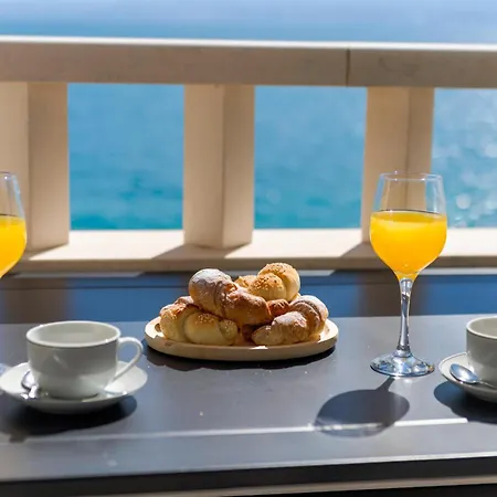 Apartment Beach アパート *